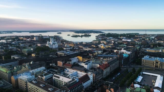 ilmakuva helsingistä kesäisenä aamuna