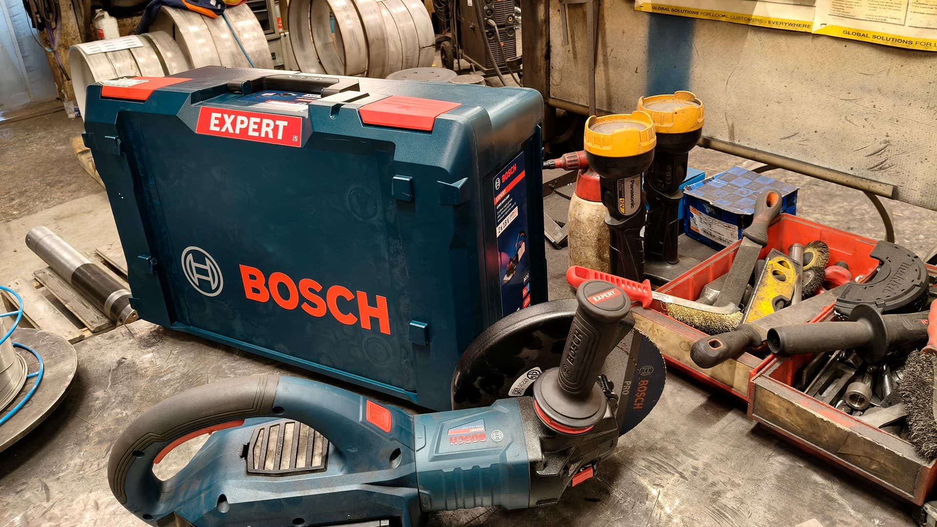 Akkurälläkkä kokemuksia konepajasta: Bosch EXPERT 230 mm testissä